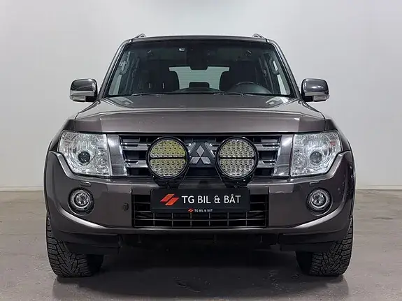 Mitsubishi Pajero 2013 photo 3