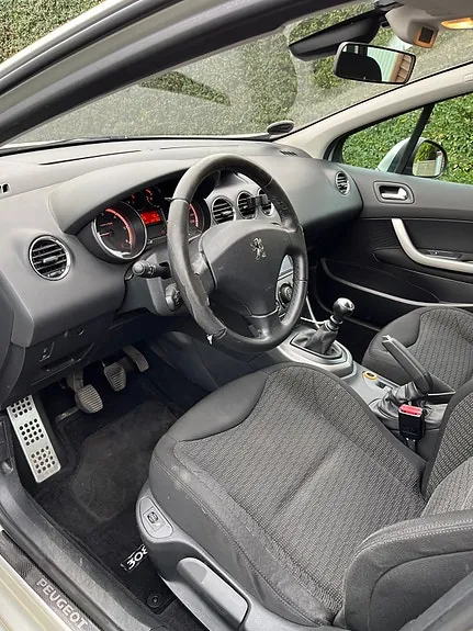 Peugeot 308 2008 photo 4