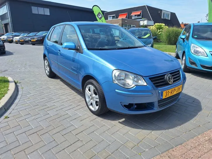 Volkswagen Polo 2005 photo 2