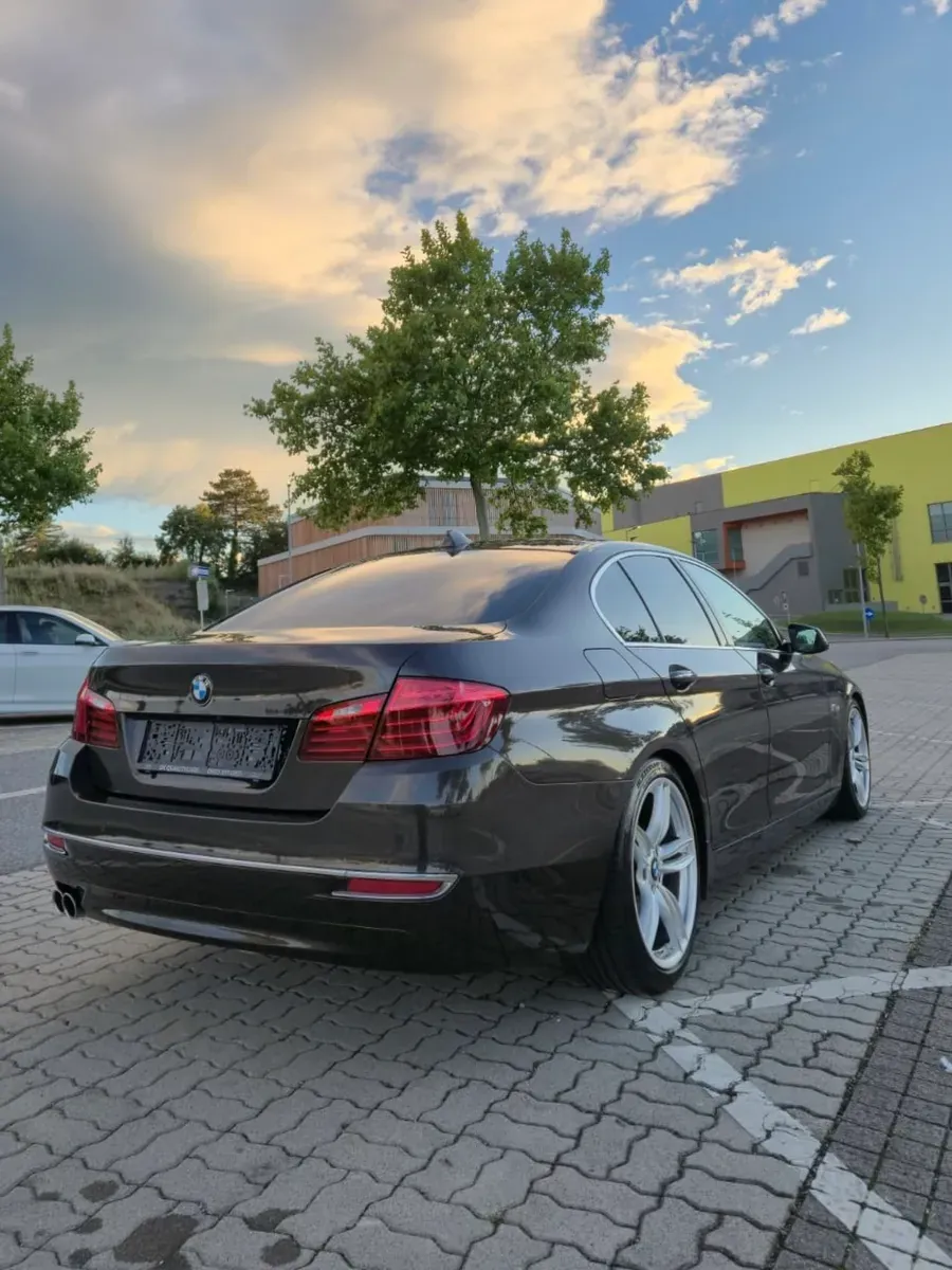 BMW 5 Series 2016 photo 3