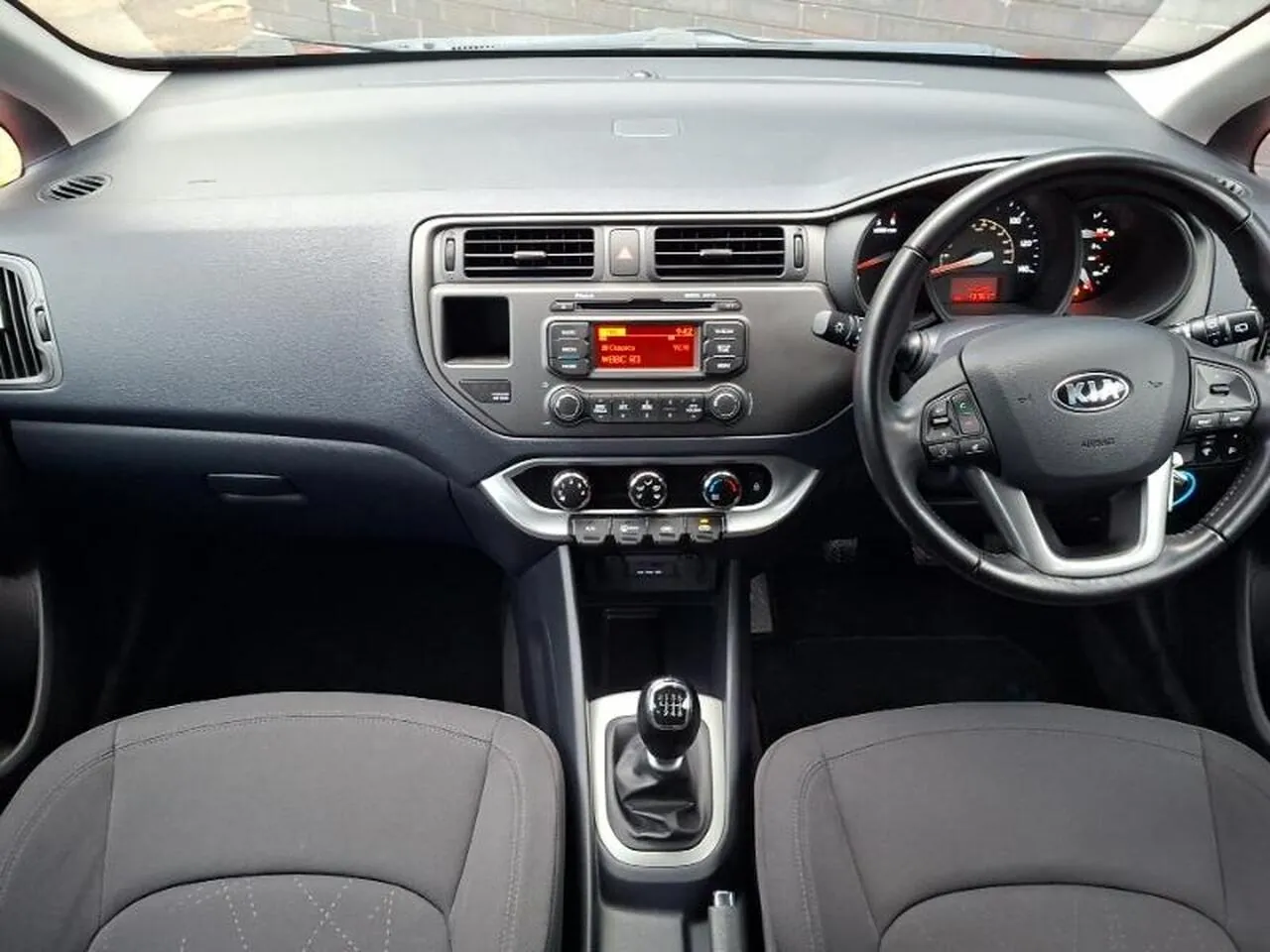 Kia Rio 2015 photo 3