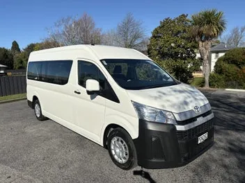 Toyota Hiace 2022 photo 2