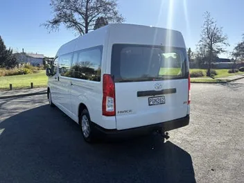 Toyota Hiace 2022 photo 3