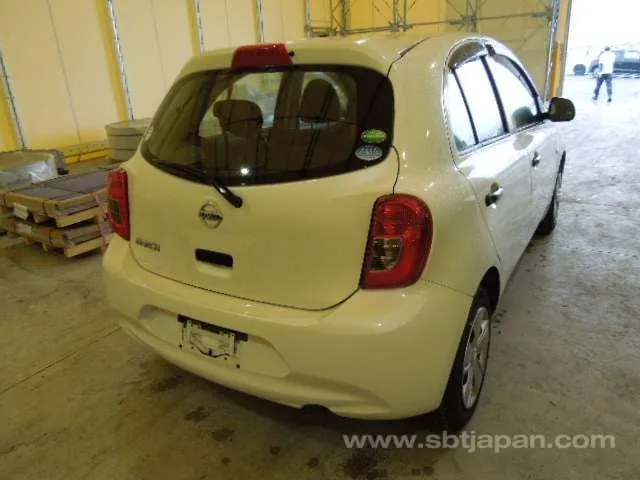 Nissan March 2015 photo 4