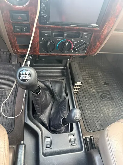 Toyota Land Cruiser 2000 photo 3