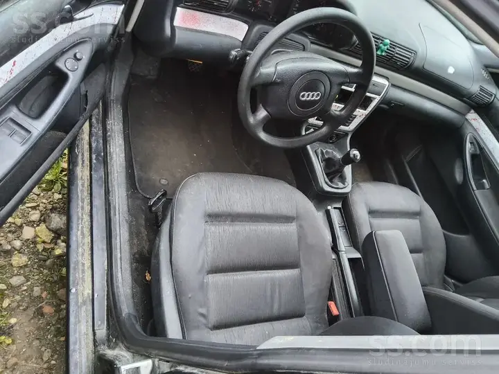 Audi A4 1997 photo 3
