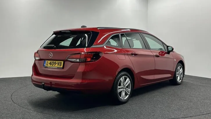 Opel Astra Sports Tourer 2021 photo 2