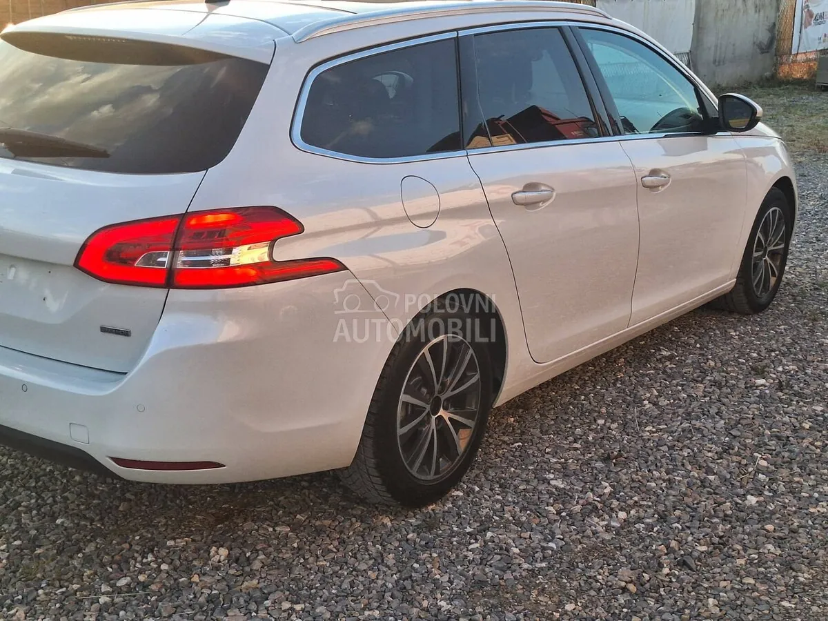 Peugeot 308 2014 photo 5