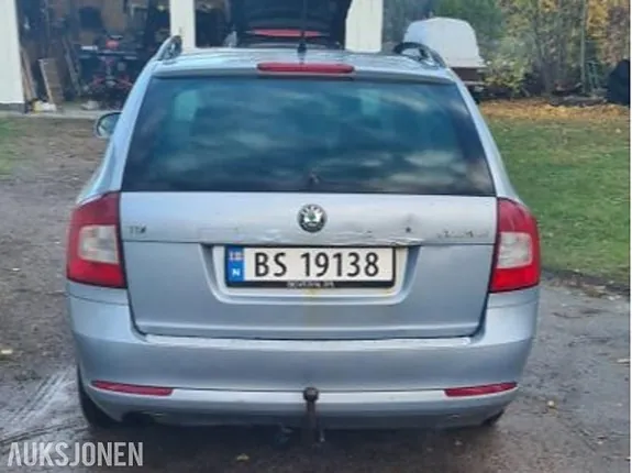 Skoda Octavia 2011 photo 4