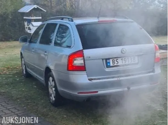 Skoda Octavia 2011 photo 3
