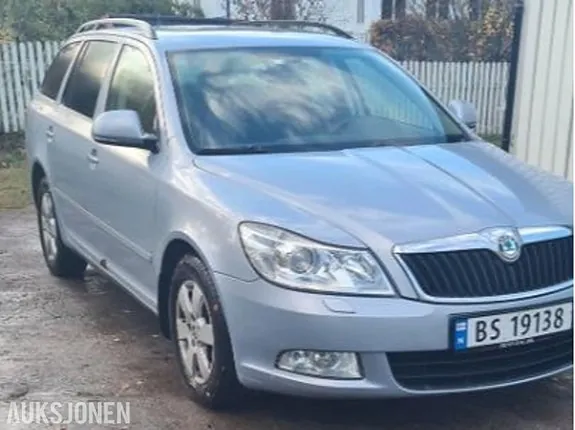 Skoda Octavia 2011 photo 2