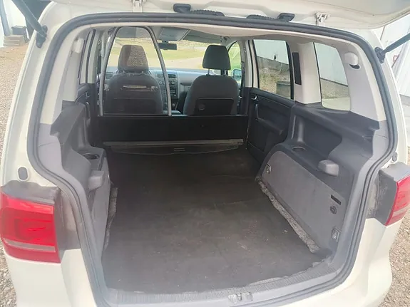 Volkswagen Touran 2011 photo 4