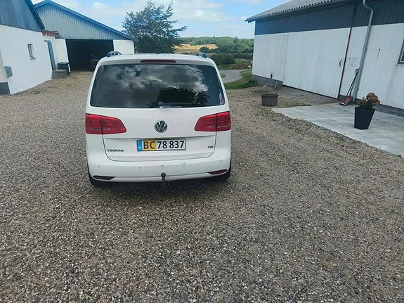 Volkswagen Touran 2011 photo 5