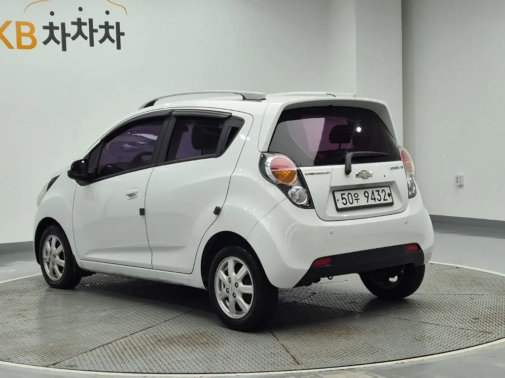 Chevrolet Spark 2012 photo 2