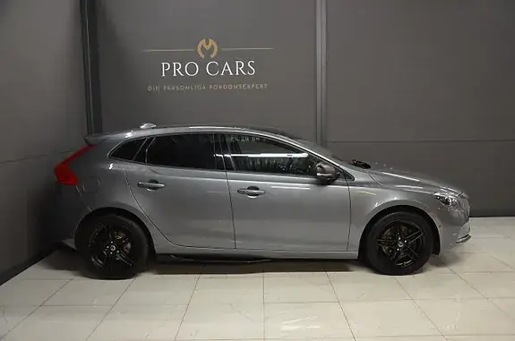 Volvo V40 2015 photo 2