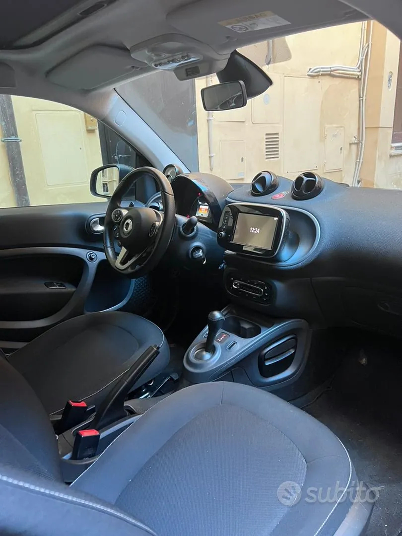 Smart Fortwo 2019 photo 5