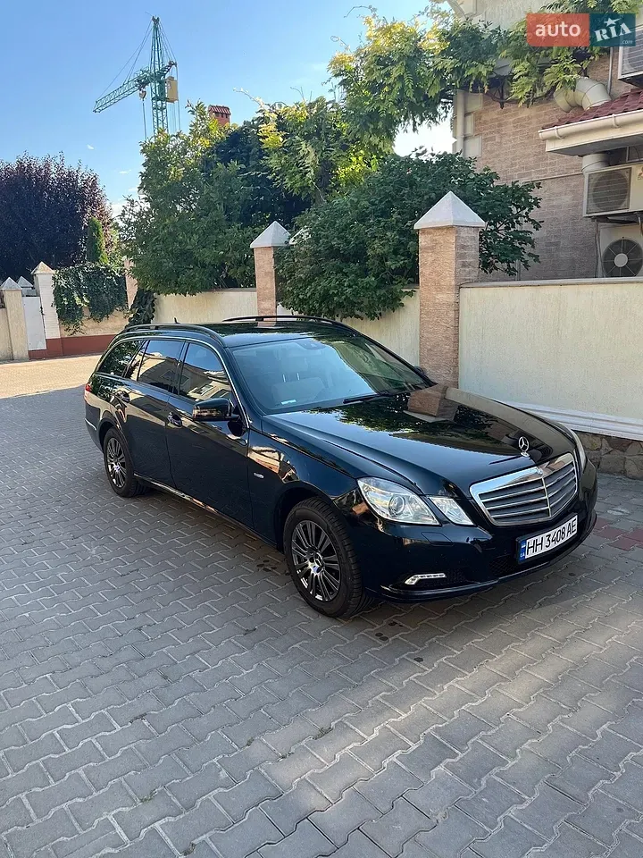 Mercedes-Benz E-Class 2010 photo 4