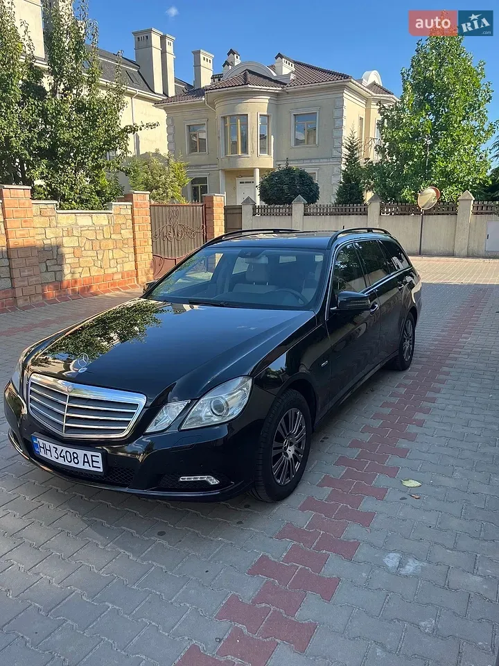 Mercedes-Benz E-Class 2010 photo 5