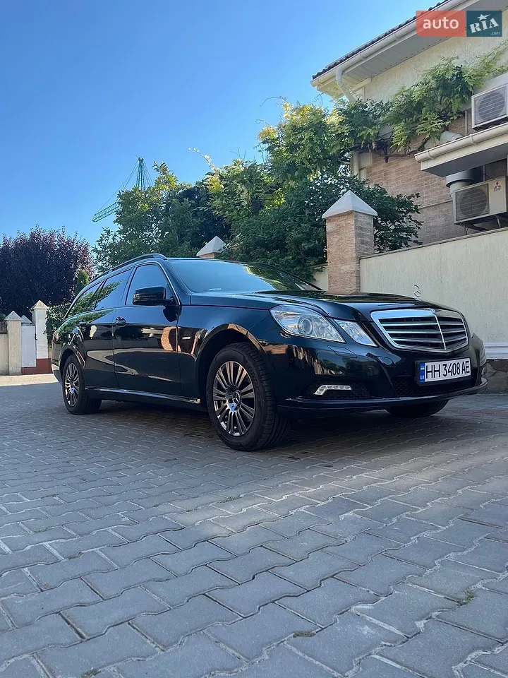 Mercedes-Benz E-Class 2010 photo 3