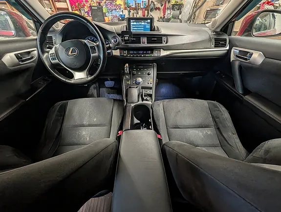 Lexus Ct200H 2012 photo 2