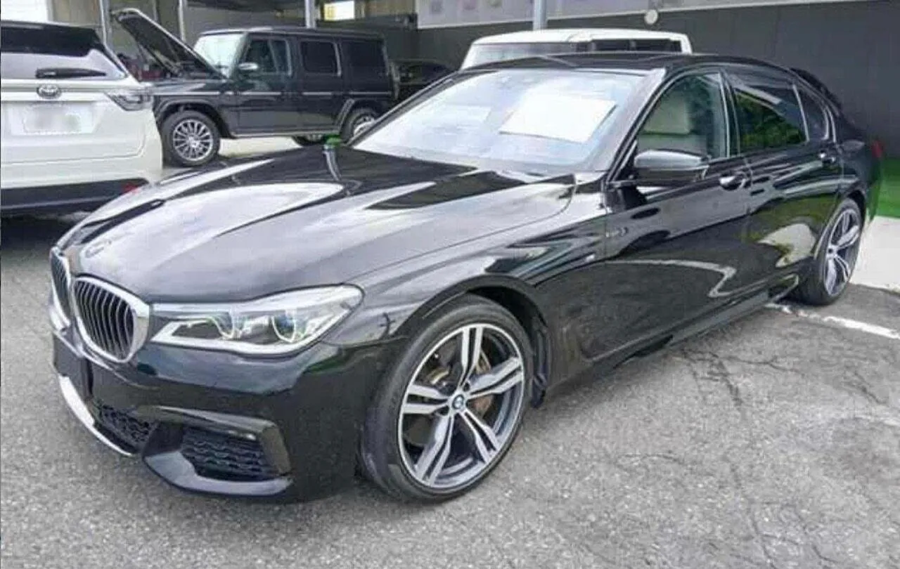 BMW 7 Series 2019 photo 2