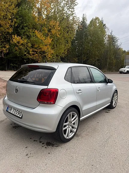 Volkswagen Polo 2010 photo 3