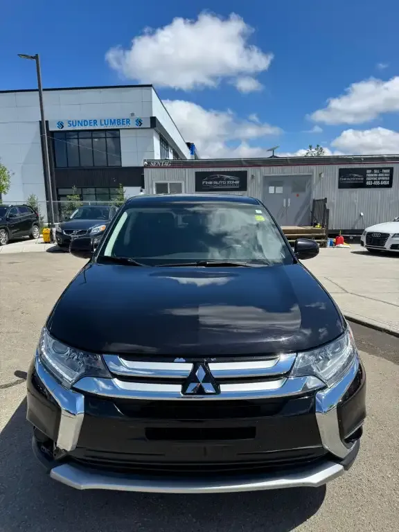 Mitsubishi Outlander 2018 photo 2