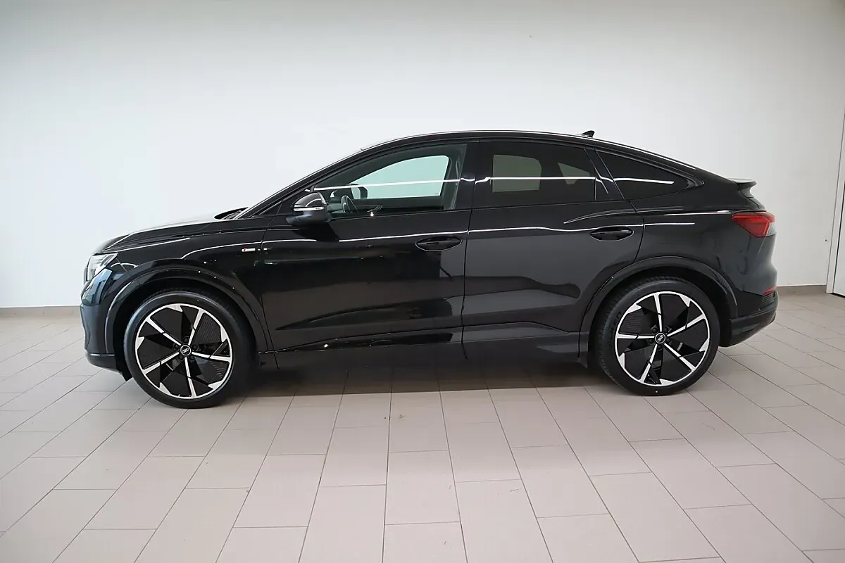 Audi Q4 2022 photo 3