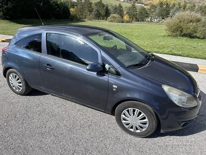 Opel Corsa 2010 photo 2