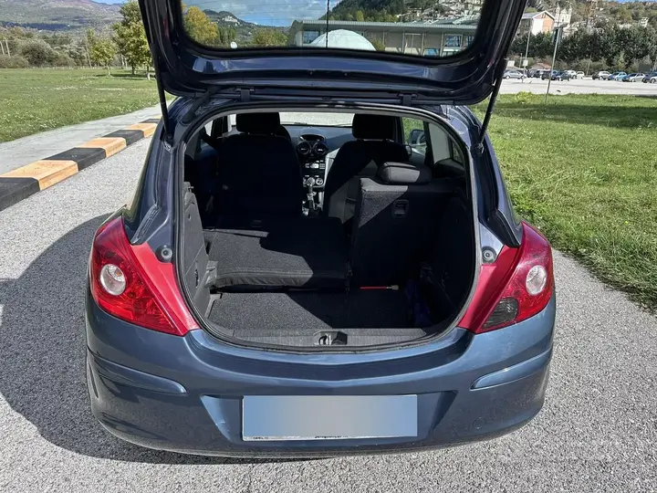 Opel Corsa 2010 photo 4