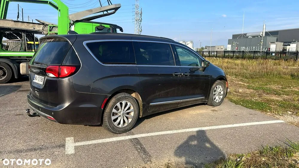 Chrysler Pacifica 2017 photo 5