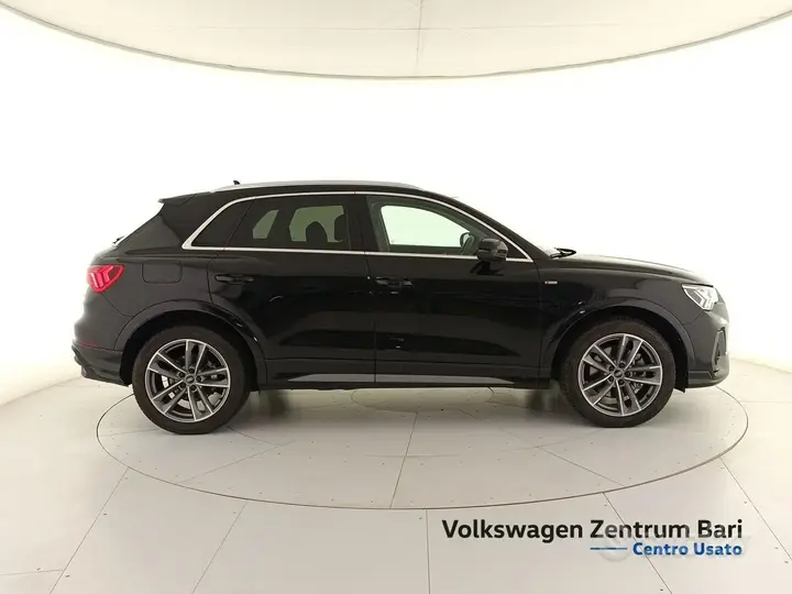 Audi Q3 2023 photo 5