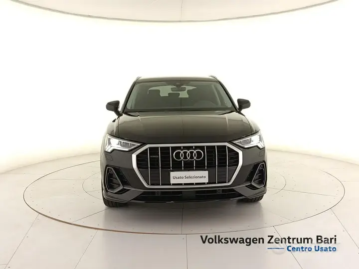 Audi Q3 2023 photo 3