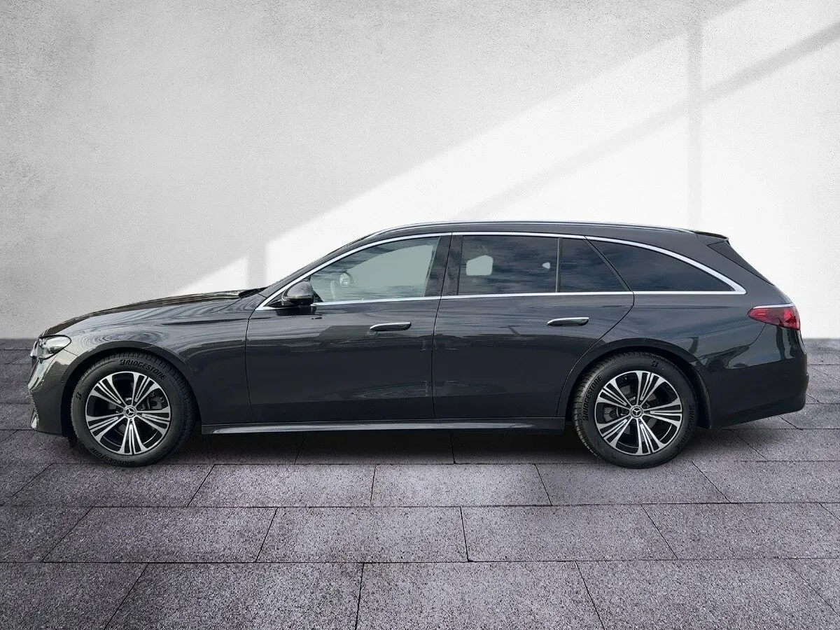 Mercedes-Benz E-Class 2025 photo 3