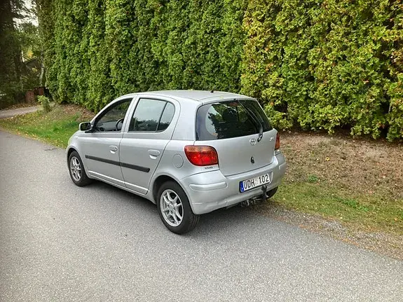 Toyota Yaris 2003 photo 3
