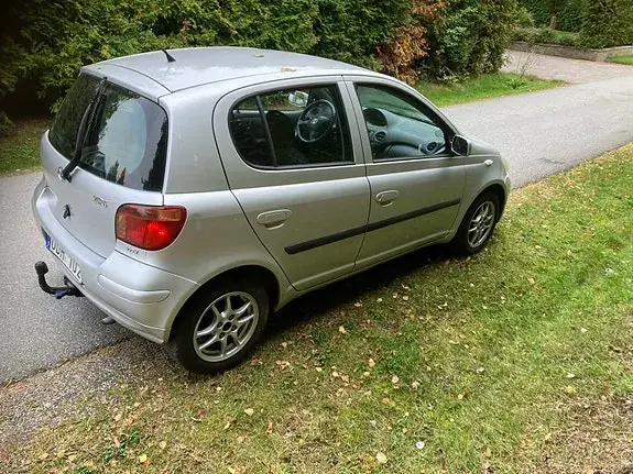 Toyota Yaris 2003 photo 2