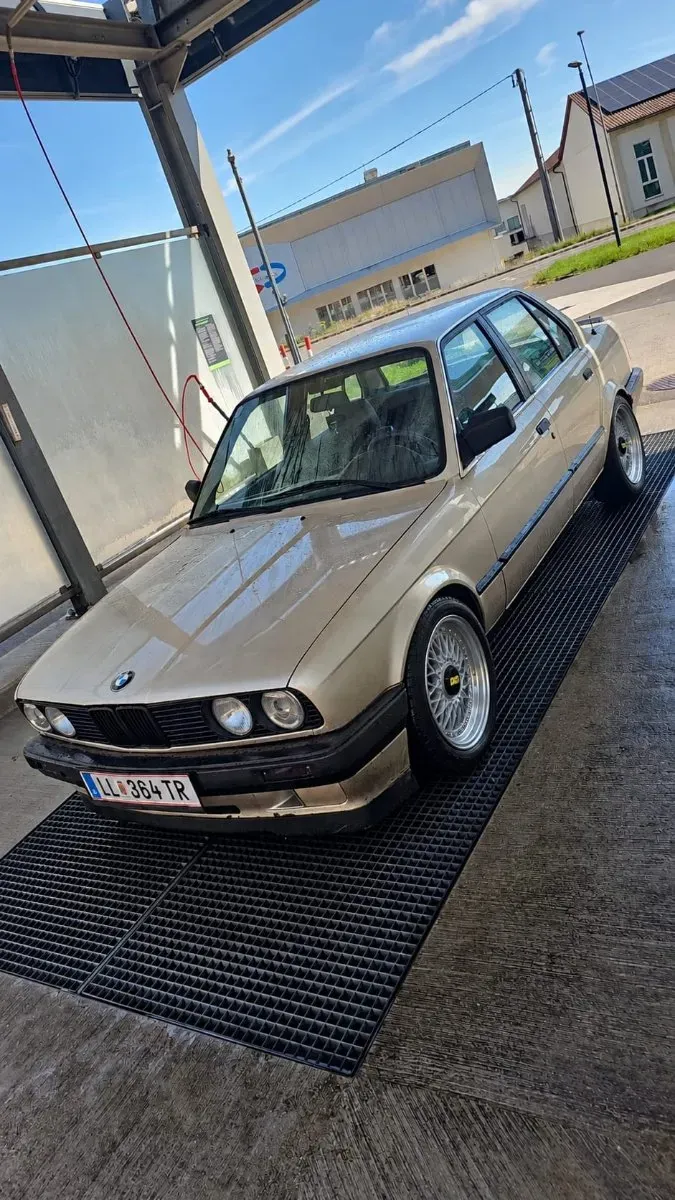 BMW 3 Series 1988 photo 2