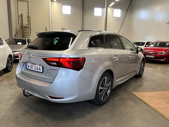 Toyota Avensis 2016 photo 4