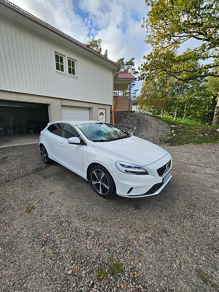 Volvo V40 2019 photo 2