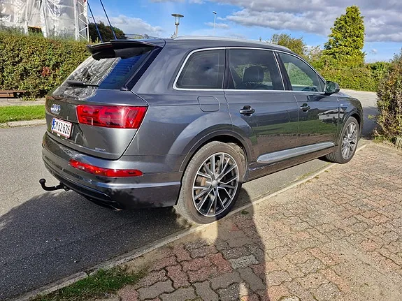 Audi Q7 2016 photo 2