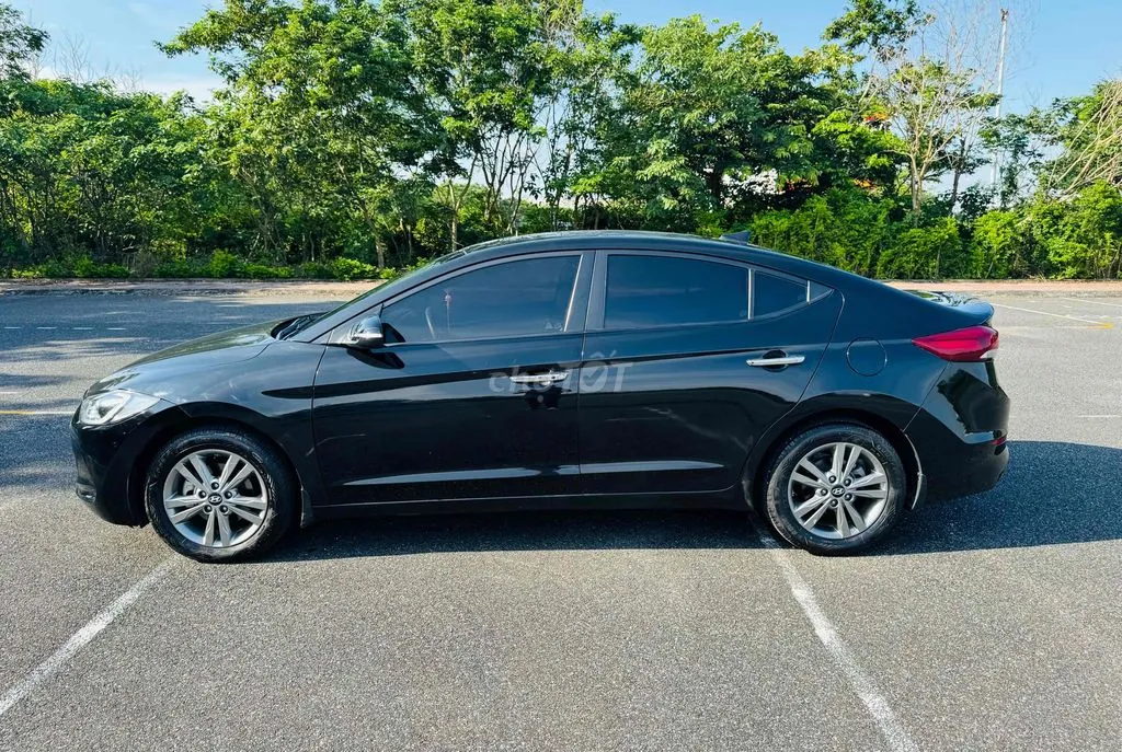 Hyundai Elantra 2018 photo 3