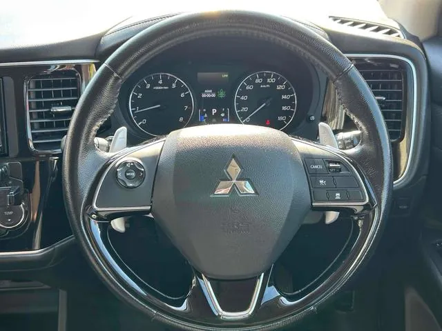 Mitsubishi Outlander 2016 photo 2