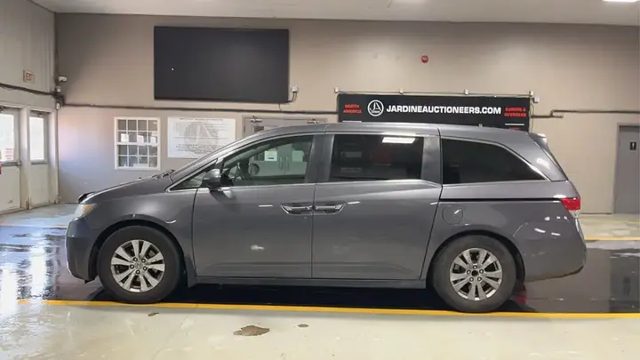 Honda Odyssey 2015 photo 2