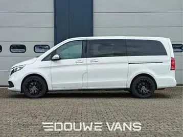 Mercedes-Benz V-Class 2019 photo 2