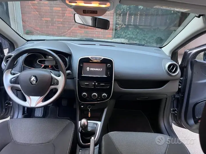 Renault Clio 2016 photo 2