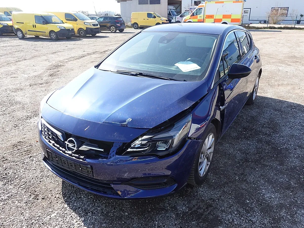 Opel Astra 2021 photo 2