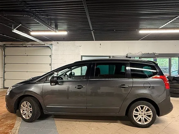 Peugeot 5008 2013 photo 2