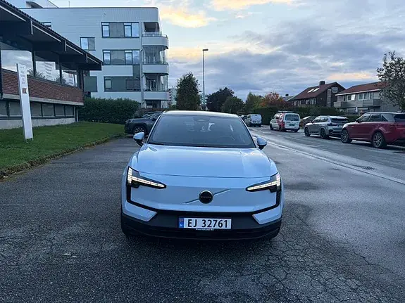 Volvo Ex30 2025 photo 2