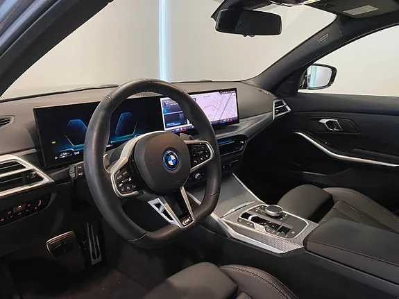 BMW 330E 2025 photo 5