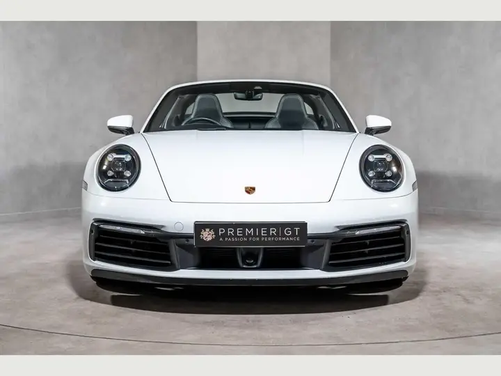 Porsche 911 2023 photo 2